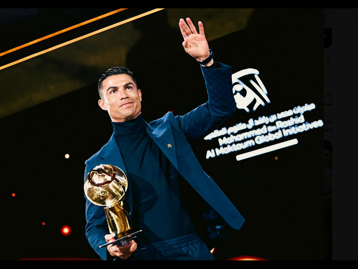 Ronaldo được thừa nhận là xuất sắc nhất trái đất Khi lan sáng sủa bên trên Quả bóng vàng  Dubai