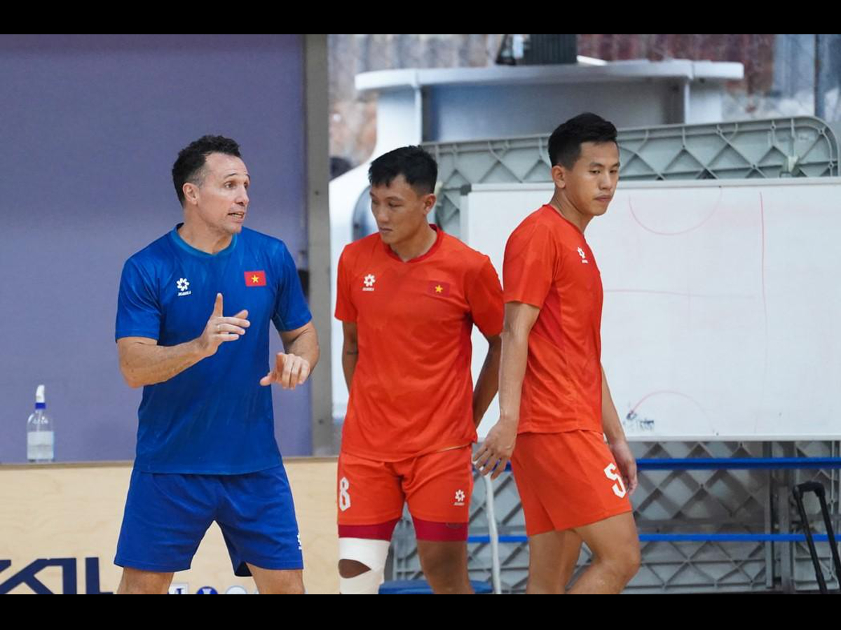 https://imgthumb-cdn.thethao247.vn/thumbamp/storage/files/huynguyen/2025/12/28/vff-wm-9-6950cf3fa1f79.jpg