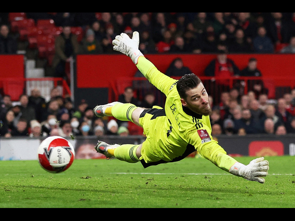 De Gea xuất sắc báo hiệu sự tăm tối của MU