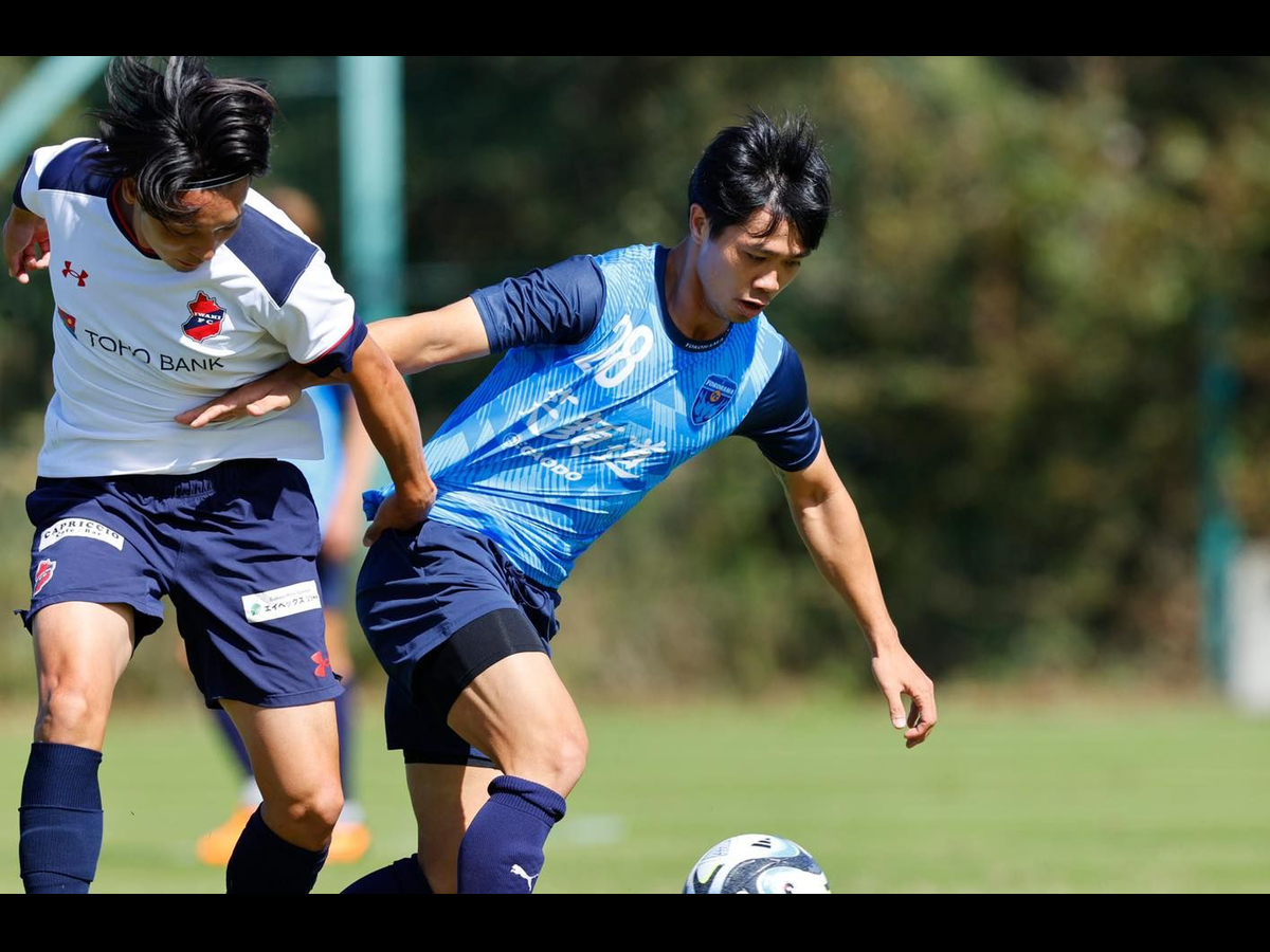 Yokohama FC đại thắng 5-0 trong ngày Công Phượng thi đấu