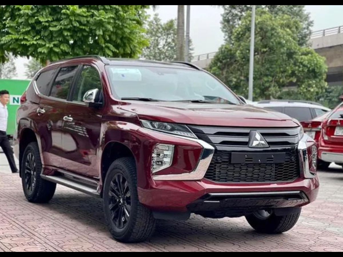 Mitsubishi Pajero Sport ra mắt phiên bản mới tại Việt Nam: Nhiều nâng cấp,  giá bán không đổi