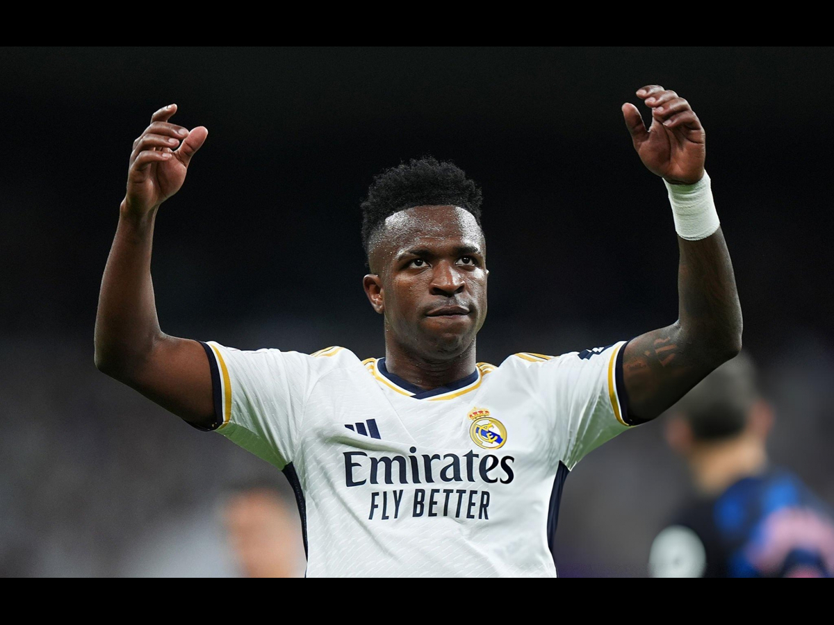 Vinicius sắp rời Real