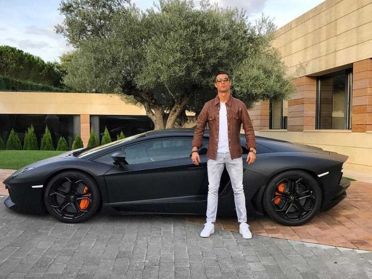 10 siêu xe đắt giá nhất Cristiano Ronaldo đang sở hữu