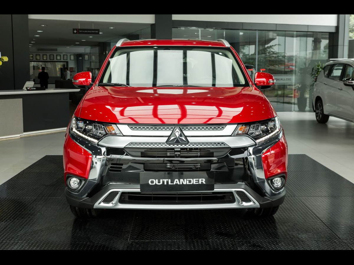 Đánh giá xe Mitsubishi Outlander 2017