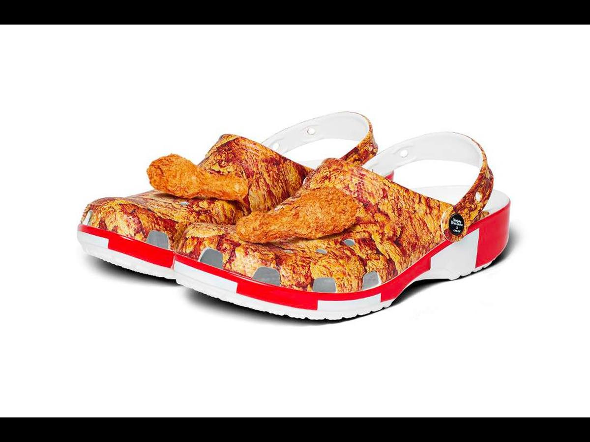 KFC kết hợp Crocs làm dép cực độc có mùi gà rán